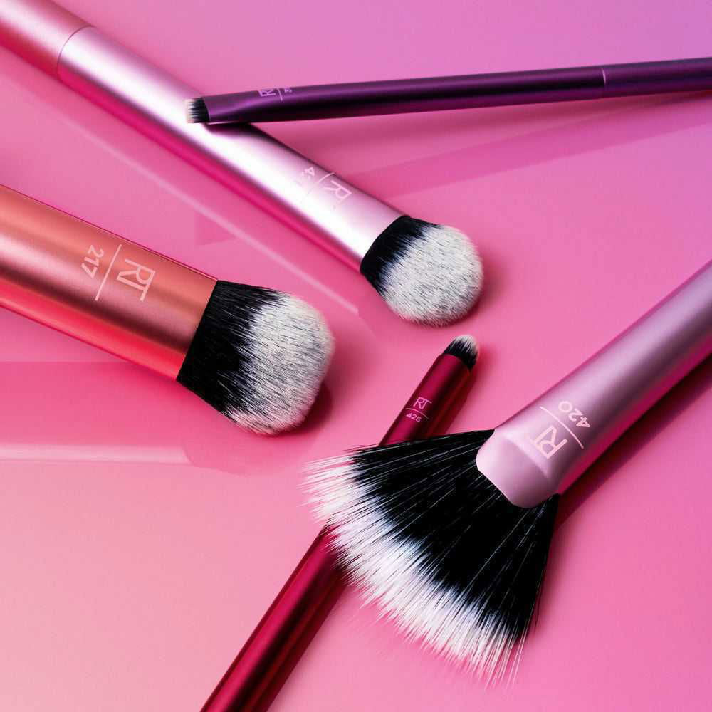 Real Techniques Artist Essentials Makeup Brush Set - THE BEAUTY HEAVEN